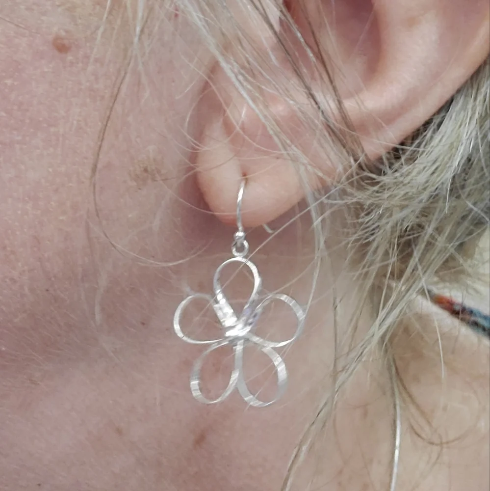 NWT Primrose Sterling Silver 925 Daisy Floral Dangle Earrings - Picture 5 of 11